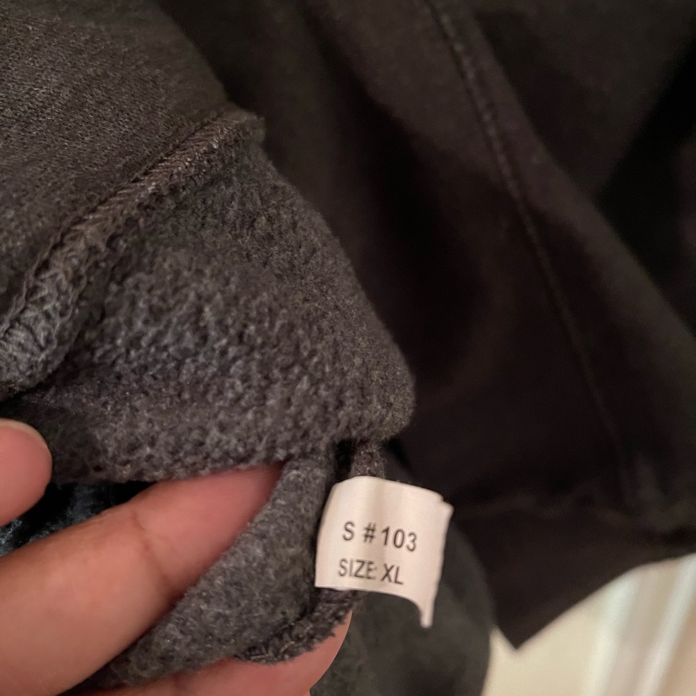 Plus Size Women’s Dark Gray Sweatshirt with Book Graphic size XL pre-owned - Picture 8 of 10